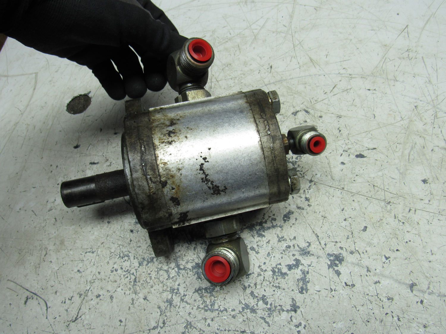 Eastern Triangle Enterprises LLC EStore. Jacobsen 221815205 Hydraulic Mower Deck Motor Ransomes