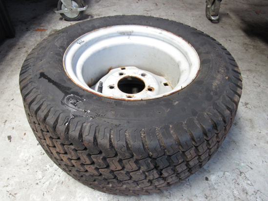 Picture of Carlisle 23x10.50-12 Multi Trac C/S Turf Tire on Jacobsen Turfcat 628D Rim 2198156-01