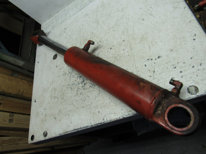 Picture of Ditch Witch 151-042 Hydraulic Cylinder