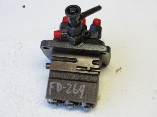 Picture of Kubota 1G702-51010 Fuel Injection Pump off 2004 D1503 07933-00142