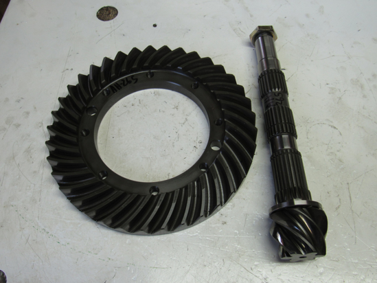 Picture of Kubota TD060-59980 Spiral Bevel Ring & Pinion Gears Set Shaft