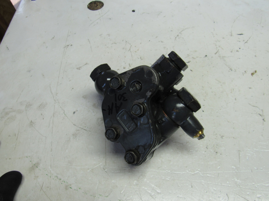 Picture of Kubota TD060-37500 Front Hydraulic Block