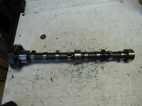 Picture of Case H410340 H410779 Camshaft & Timing Gear off Mitsubishi 4DQ5 DH4B Trencher