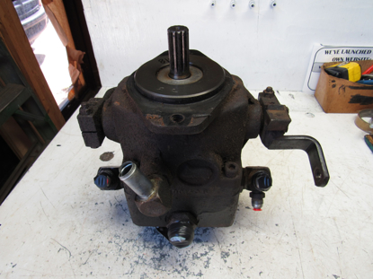 Picture of Case H672706 Ground Drive Hydraulic Hydrostatic Piston Pump Sundstrand 18-2096