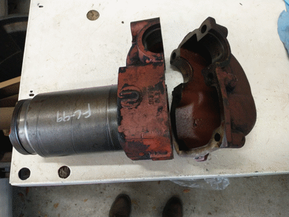 Picture of Case David Brown K207230 K913766 K207022 Rockshaft 3 Pt Cylinder Housing & Cover