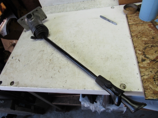 Picture of Spicer Tremec 101-17-2 Shift Tower and Angled Lever Stick off ES56-5A