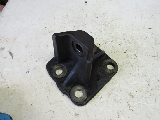 Picture of International 1664745C2 Engine Mount