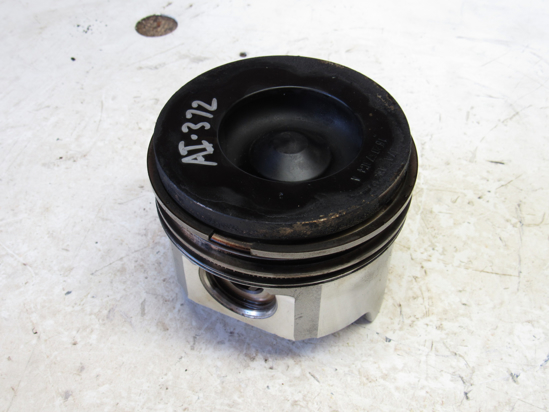 Picture of Navistar International 1820673C1 Piston w/ Rings