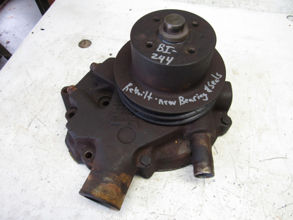 Picture of Rebuilt John Deere RE16666 Water Pump