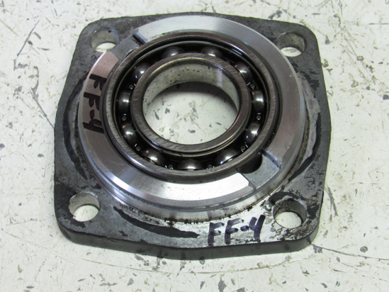 Picture of John Deere M802618 Hydraulic Pump Drive Gear Bracket