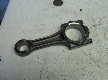 Picture of Caterpillar Cat 466-2699 Connecting Rod to certain C2.4