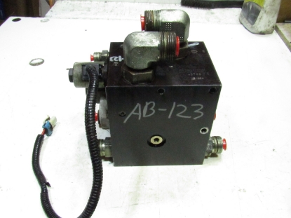 Picture of John Deere TCA14104 TCA18321 4WD Hydraulic Control Valve 3235C 3225C 3245C AM127618 TCA18247