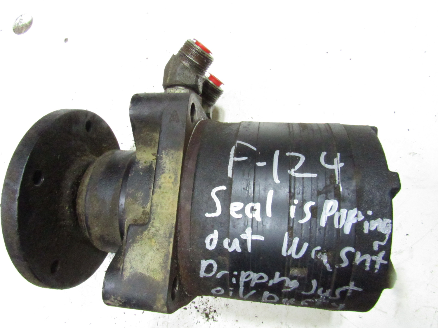 Eastern Triangle Enterprises LLC EStore. Rear Hydraulic Drive Motor AM123681 John Deere 3245C