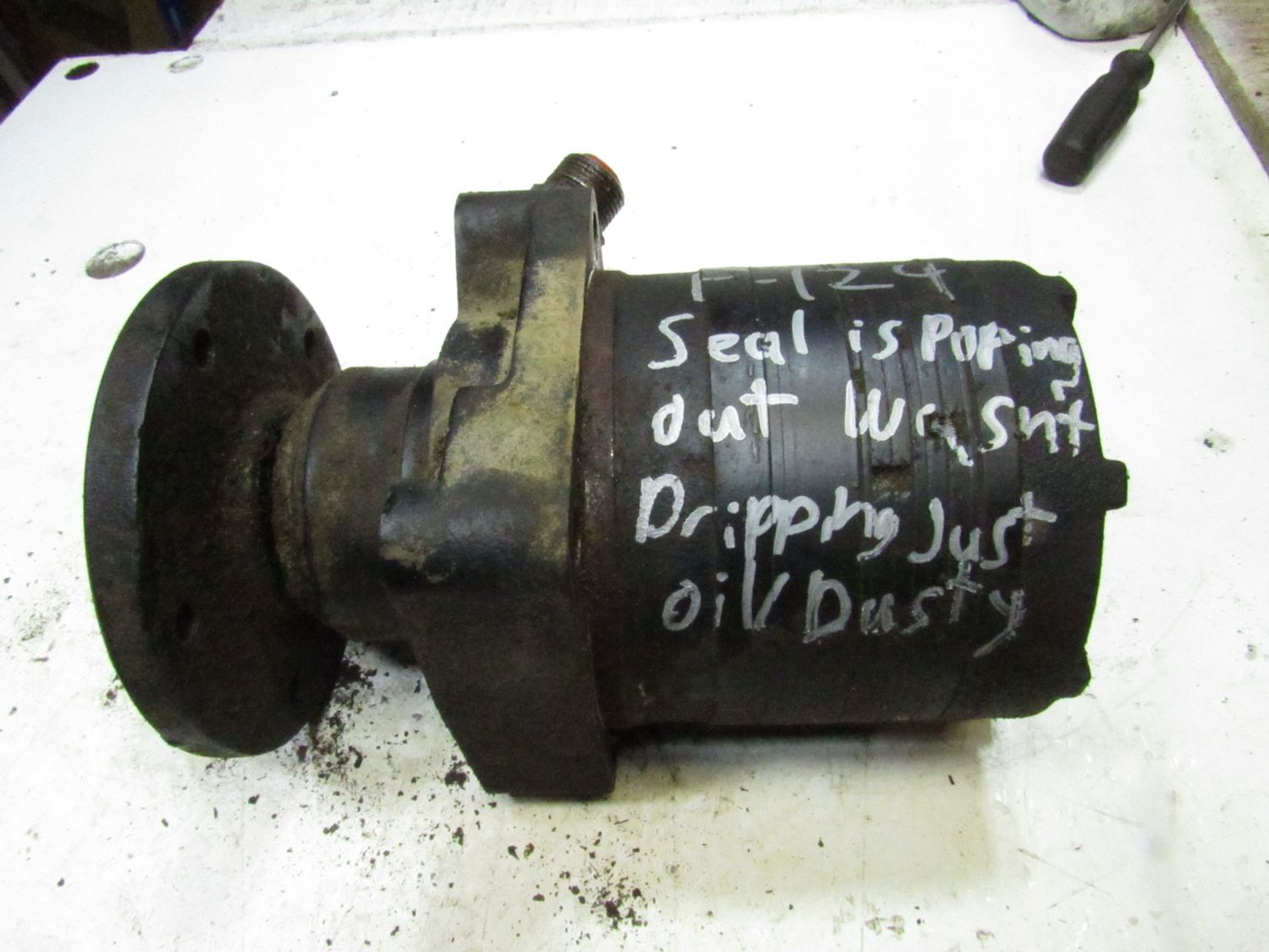 Eastern Triangle Enterprises LLC EStore. Rear Hydraulic Drive Motor AM123681 John Deere 3245C