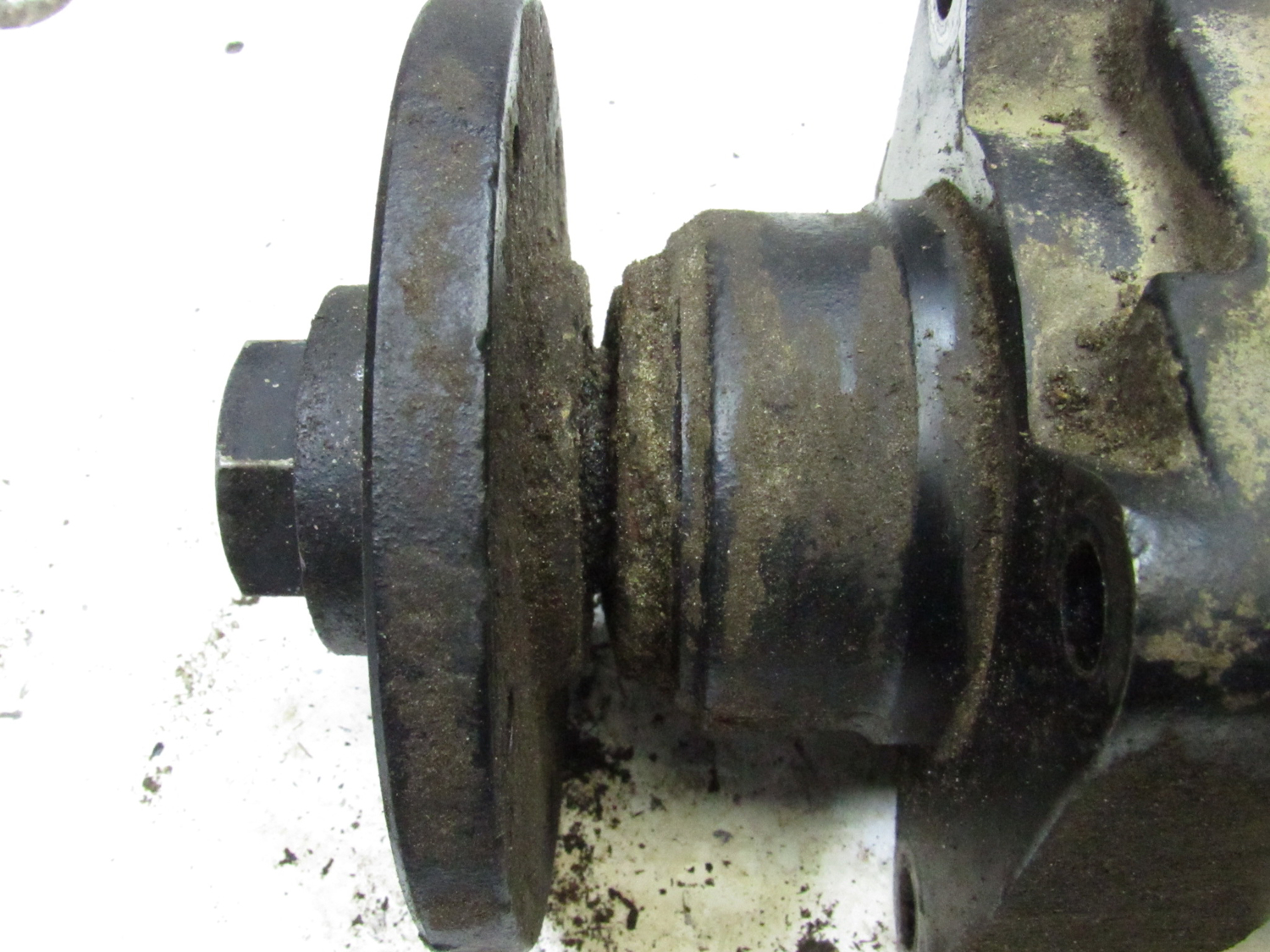 Eastern Triangle Enterprises LLC EStore. Rear Hydraulic Drive Motor AM123681 John Deere 3245C