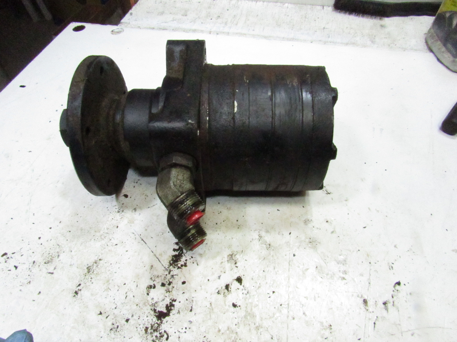 Eastern Triangle Enterprises LLC EStore. Rear Hydraulic Drive Motor AM123681 John Deere 3245C