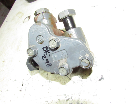 Picture of Kubota TD060-37500 Front Hydraulic Block