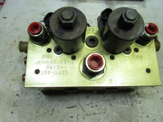Picture of Toro 108-1625 Hydraulic Mow Valve 5510 Reelmaster Mower