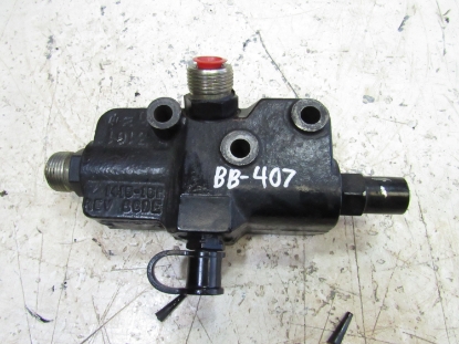 Picture of John Deere AM124968  Port Plate w/ Relief AM124971