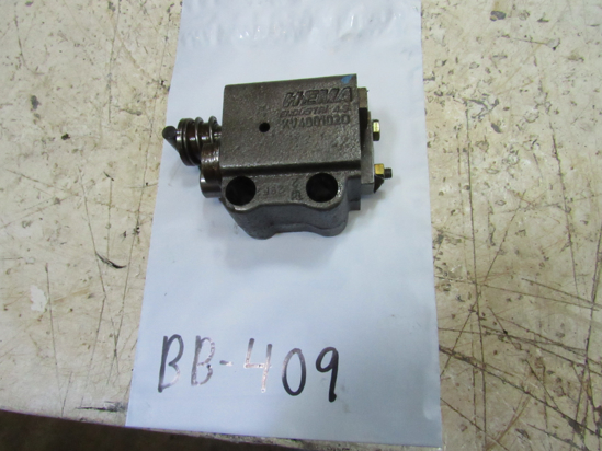 Picture of John Deere LVA15586 Rockshaft 3 Point Hydraulic Control Valve LVA12414