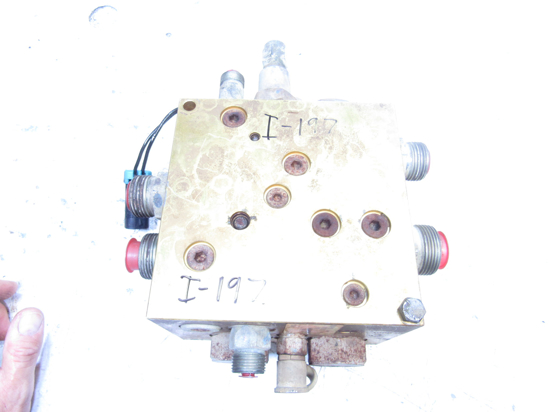 Picture of Hydraulic 4WD Manifold Block ASM 105-9875 Toro 4500D 4700D  Mower