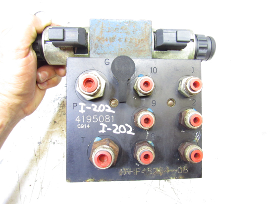 Picture of Jacobsen 4195081 Hydraulic Lift Valve LF550 LF570 LF3800 LF 3400 3407 4675 4677 Mower
