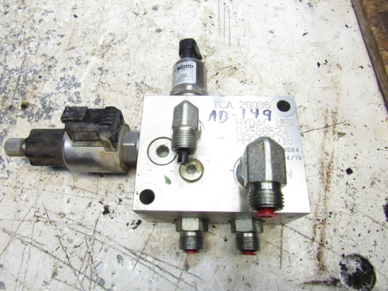 Picture of Solenoid Hydraulic Valve Brakes TCA26086 John Deere 8000A Mower TCA23804 TCA21409 TCA25884, AKK18587, TCU37815, AXE27435, TCA23804, TCA23805, AN404314 AND AKK11196