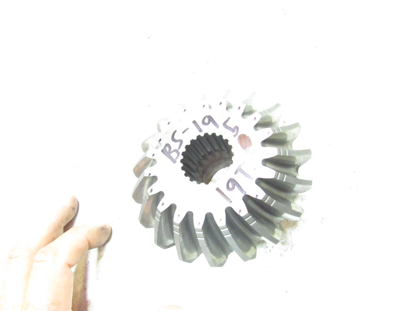 Picture of Kubota 3F250-43440 Front Axle Bevel Gear 19T to Tractor