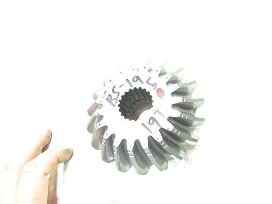 Picture of Kubota 3F250-43440 Front Axle Bevel Gear 19T to Tractor