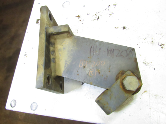 Picture of Kubota 3N340-91080 Stabilizer Bracket RH to Tractor