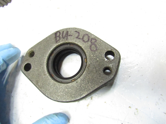 Picture of Kubota 3N300-41160 Propeller Shaft Suport to Tractor