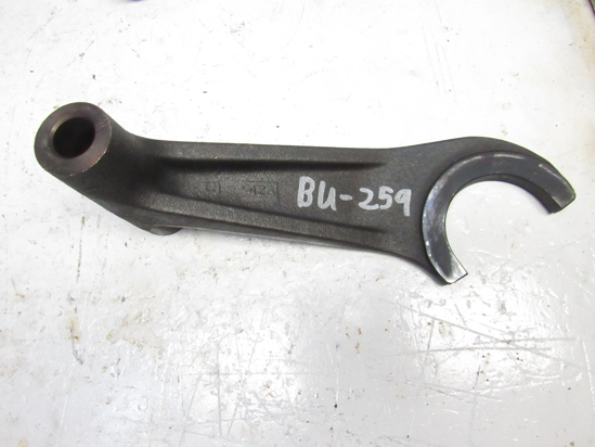 Picture of Kubota 33860-32903 Diff lock Fork to Tractor