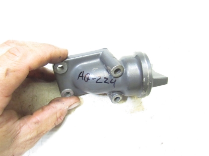 Picture of Oil Fill Flange & Plug Cap off 2005 Kubota V2003-T-ES Toro 100-9162 98-7429