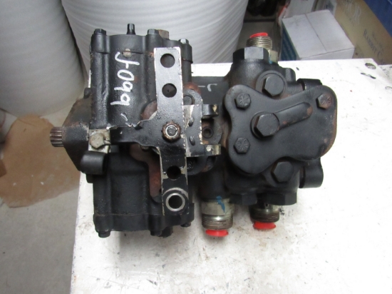 Picture of Jacobsen 4118252 Hydrostatic Piston Pump AR-5 Mower