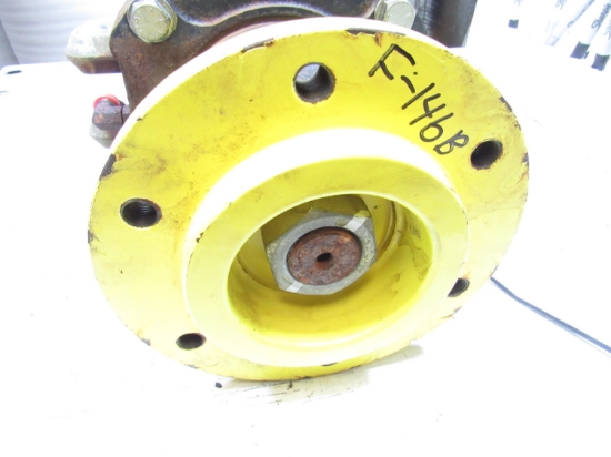 Picture of John Deere TCA20090 AUC18552 Front RH Drive Motor 7500A E-Cut Mower