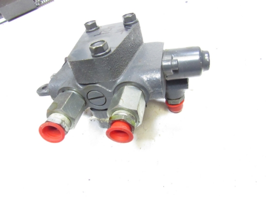 Picture of Aux Control Valve Assy K3511-90670 Kubota F2560  Mower