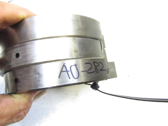 Picture of Kubota 16241-04092 16261-07040 16261-07050 Main Bearing Case D1105-E