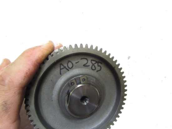 Picture of Kubota 16251-24010 Timing Idler Gear & Shaft D905 D1005 16251-24250  16251-24012