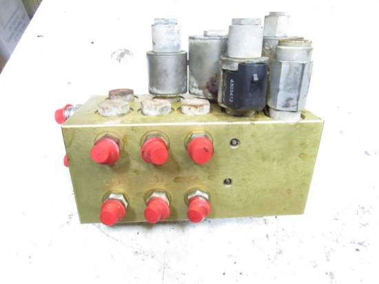 Picture of Toro 108-1625 Hydraulic Mow Valve 5510 Reelmaster Mower