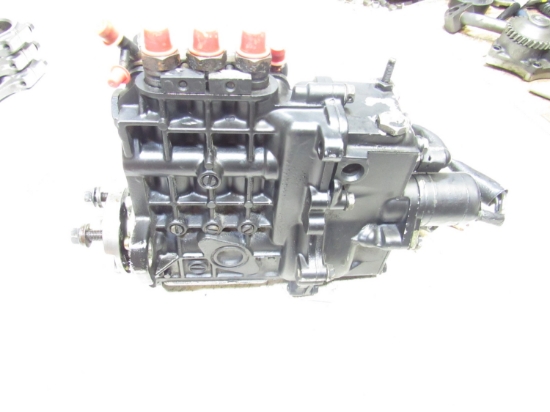 Picture of John Deere Fuel Injection Pump AM880613 3TNE78