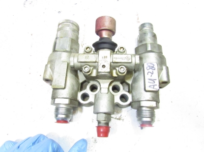 Picture of Takeuchi 19017-59900 1901759900 Saturn BLock Assy Auxilary Hydraulic Coupler TL10v2 TL10