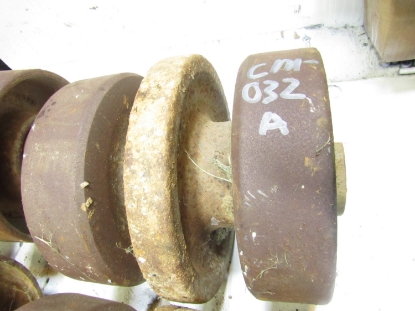 Picture of Takeuchi 06813-00039 0681300039 06813-00038 06813-00004 Triple Flange Roller Assy TL10v2 TL10
