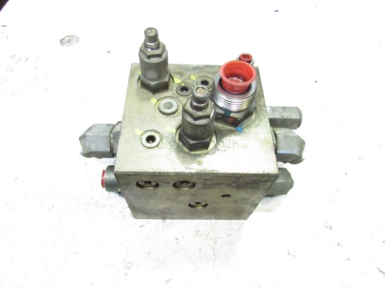 Picture of Jacobsen 4209880 4WD Valve LF570  Mower